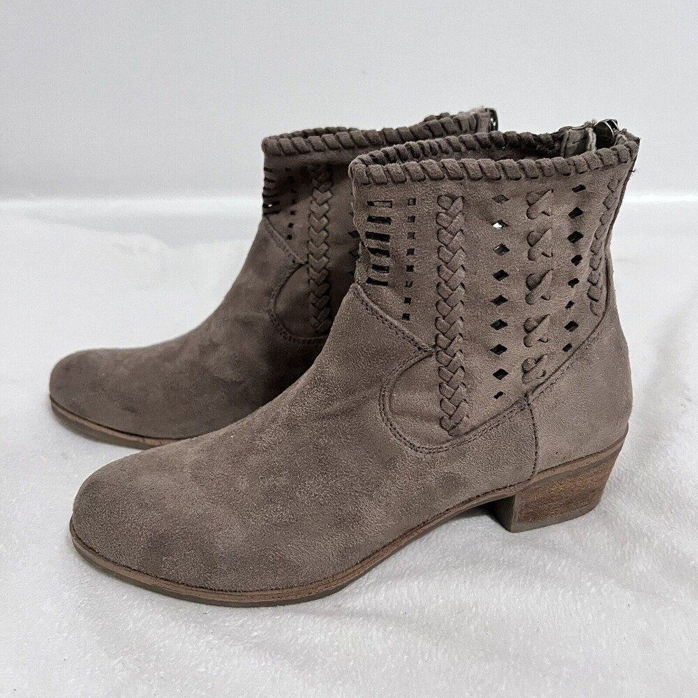 Indigo Rd Taupe Ankle Boots Size 6 M Casual Minimalistic Back Zipped Bohemian